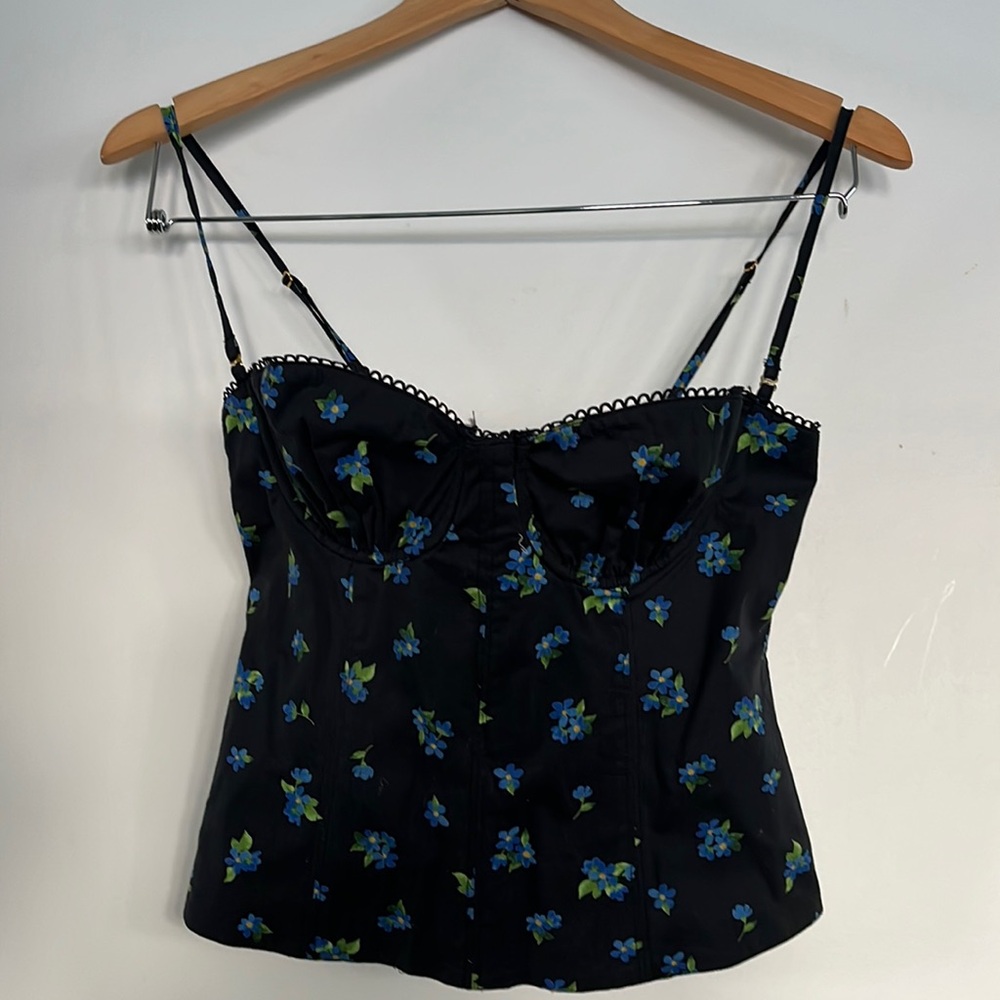 Pretty underwire corset top- never worn- size 4-brand we wore what